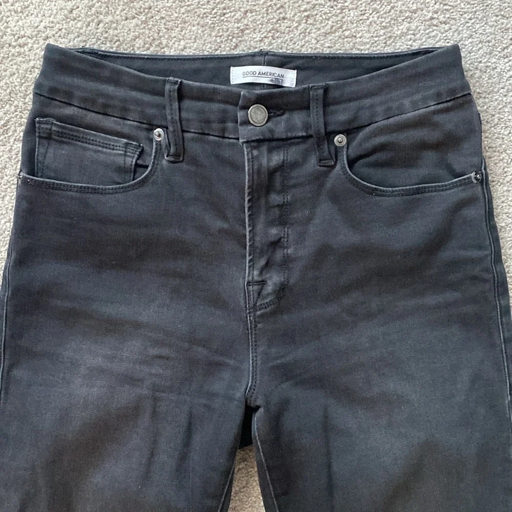 Good American good legs cropped jeans - Picture 2 of 4